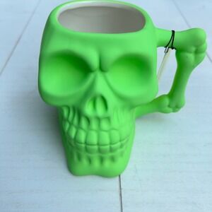 Sunday Morning Ceramics Pick Your Poison Green Skull‎ Mug Bone Handle